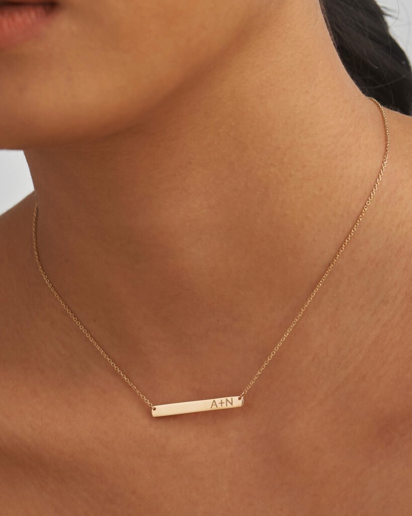 Engravable Bar Necklace | Foroworld |