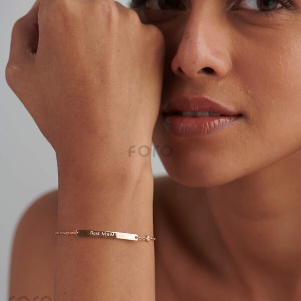 Engravable Bar Bracelet with Diamond Accent | Foroworld |