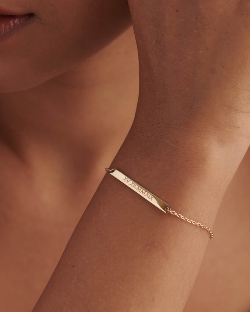 Engravable Bar Bracelet | Foroworld |