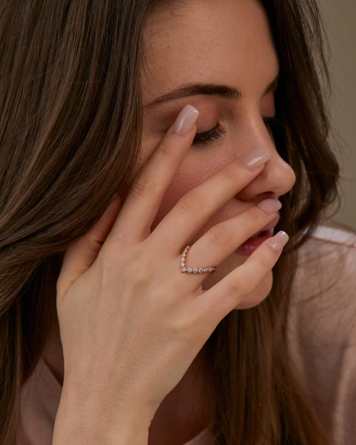 Floating Diamond Vanki Ring lifestyle shot